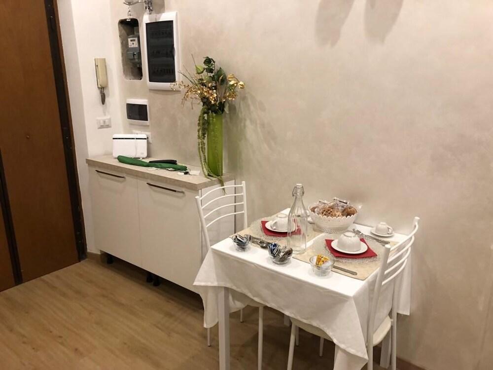 B&B Dea Tiburtina Rom Exteriör bild